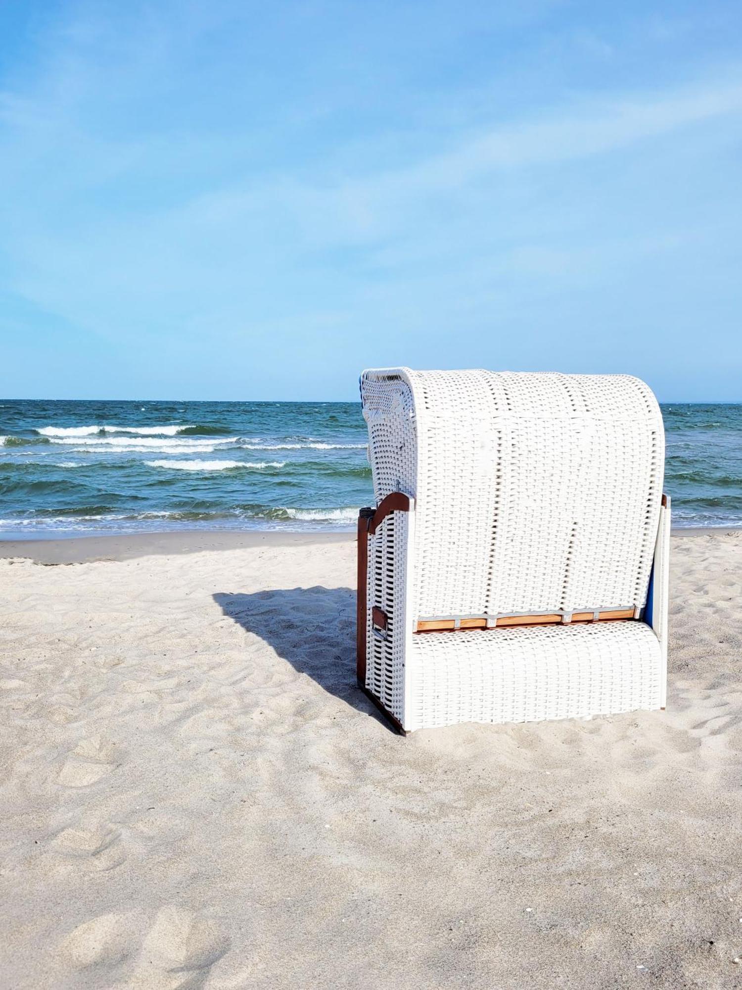 Strandnahe Ferienwohnung - Sehr Modern Und Hochwertig Eingerichtet, Inklusive Parkplatz, Gartenzugang Und Fahrradunterstellmoeglichkeit شاربوتس المظهر الخارجي الصورة