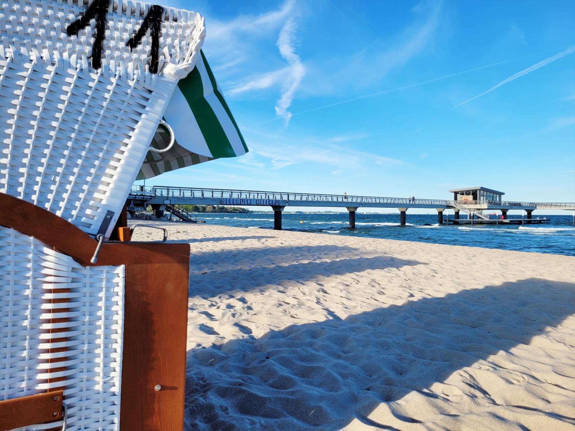 Strandnahe Ferienwohnung - Sehr Modern Und Hochwertig Eingerichtet, Inklusive Parkplatz, Gartenzugang Und Fahrradunterstellmoeglichkeit شاربوتس المظهر الخارجي الصورة